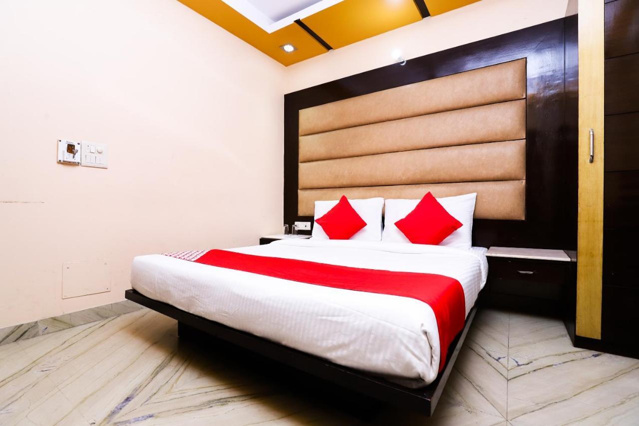 Hotel O J P Inn Near Patel Nagar Metro Station Нью-Дели Экстерьер фото