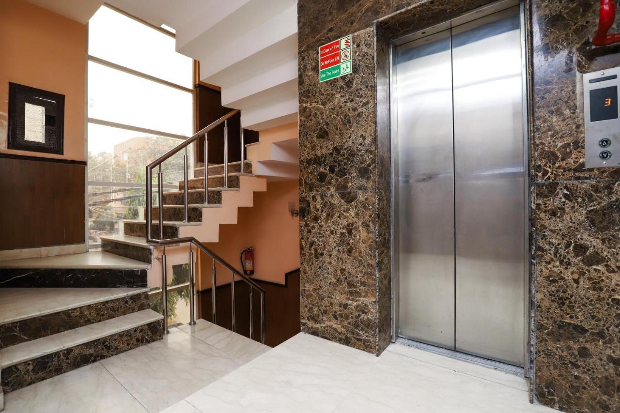 Hotel O J P Inn Near Patel Nagar Metro Station Нью-Дели Экстерьер фото